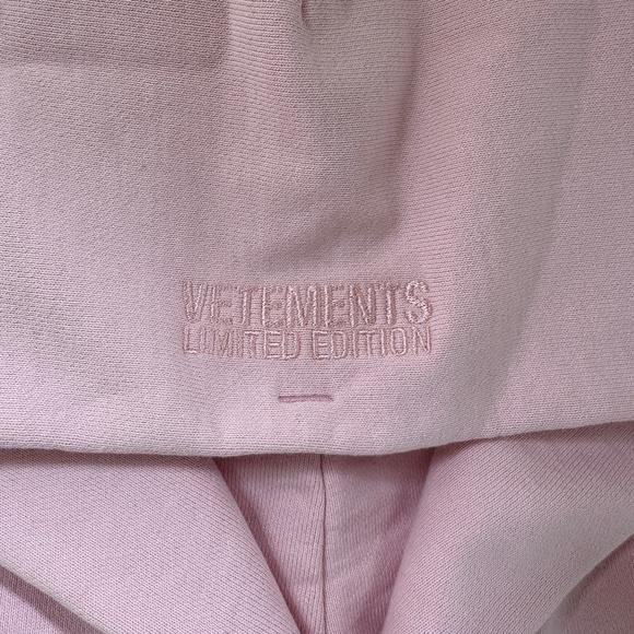 Vetements Baby Pink Logo Print Hoodie - Picture 3 of 5